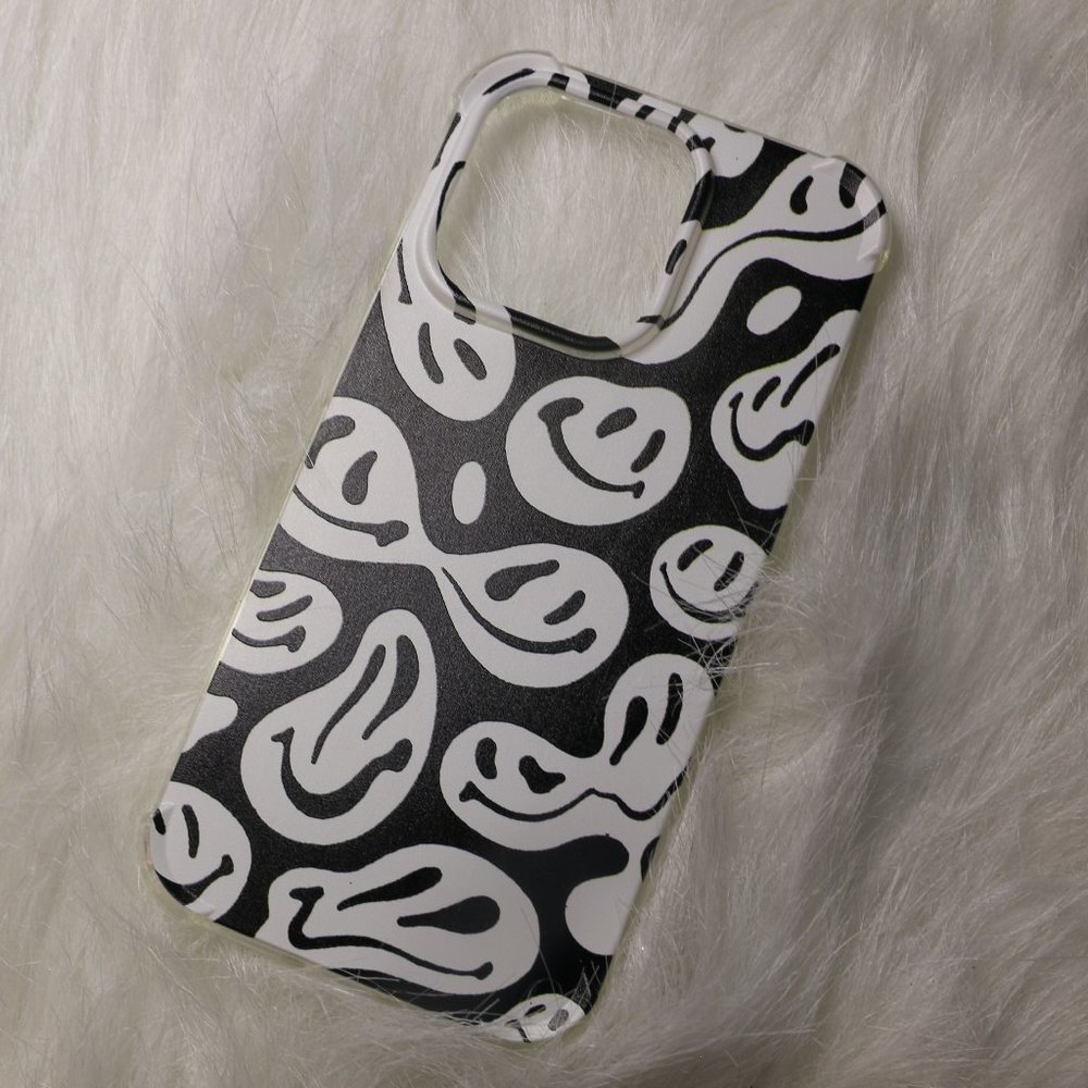 Trippy Smily Face iPhone 14 Pro Phone Case